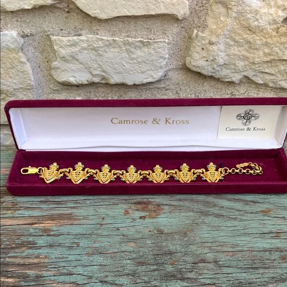 Camrose & Kross 18k gold-plated French Herald bracelet. - Picture 2 of 9